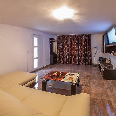 Casa De Vacanta Jeny Novaci-Străini Exteriér fotografie