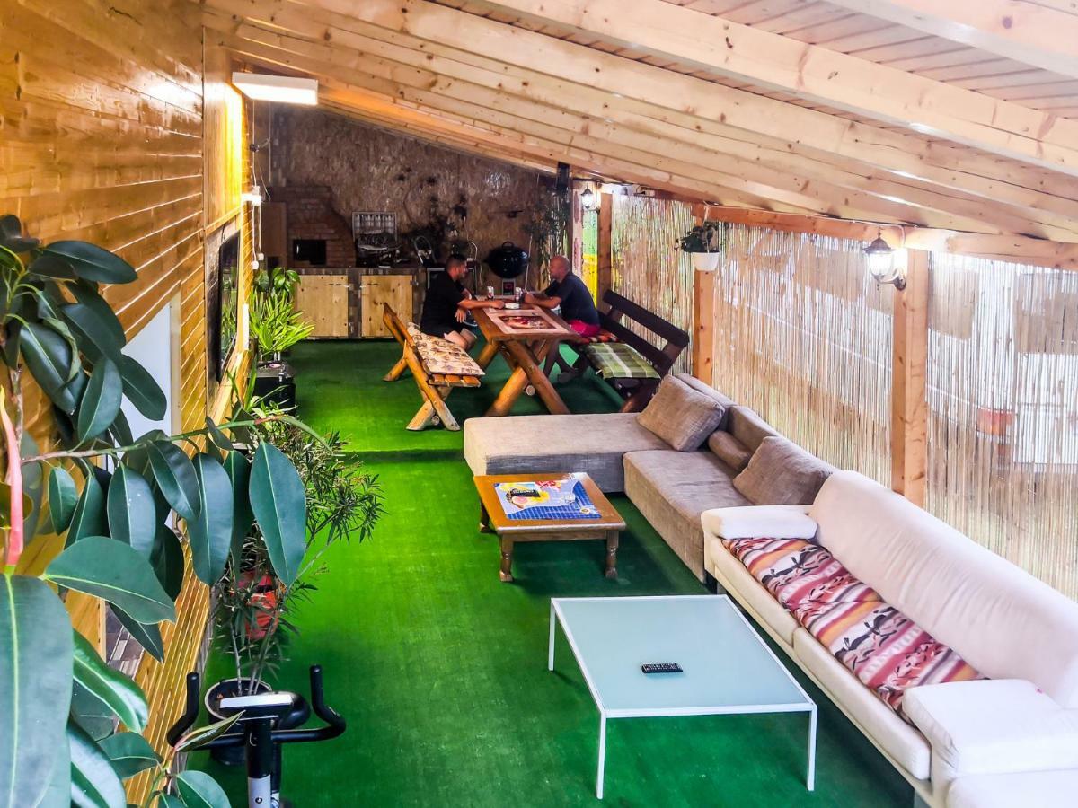 Casa De Vacanta Jeny Novaci-Străini Exteriér fotografie
