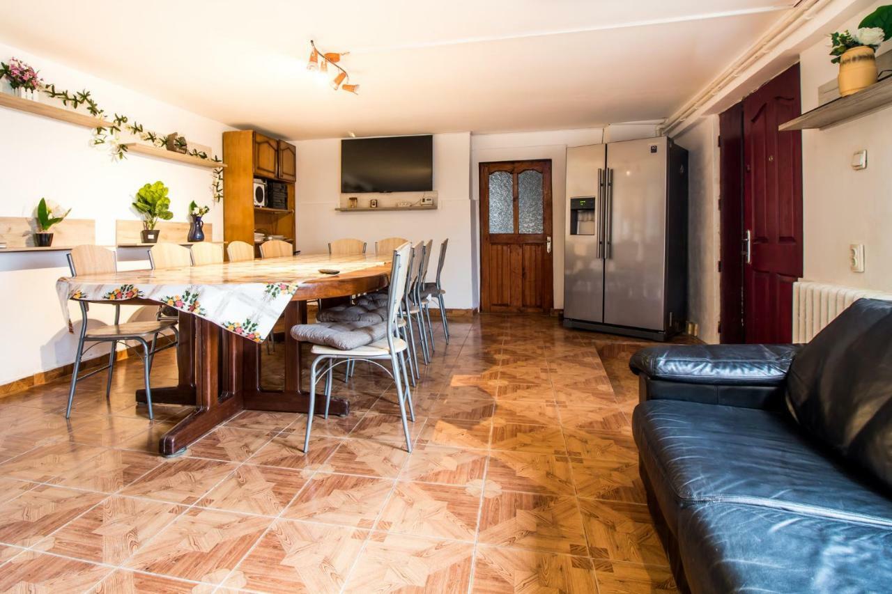 Casa De Vacanta Jeny Novaci-Străini Exteriér fotografie