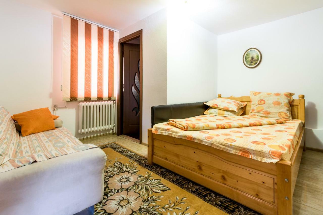Casa De Vacanta Jeny Novaci-Străini Exteriér fotografie