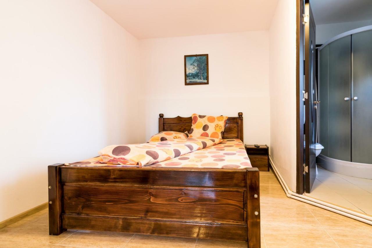 Casa De Vacanta Jeny Novaci-Străini Exteriér fotografie