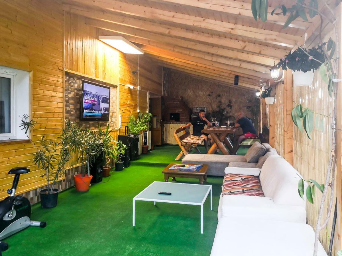 Casa De Vacanta Jeny Novaci-Străini Exteriér fotografie