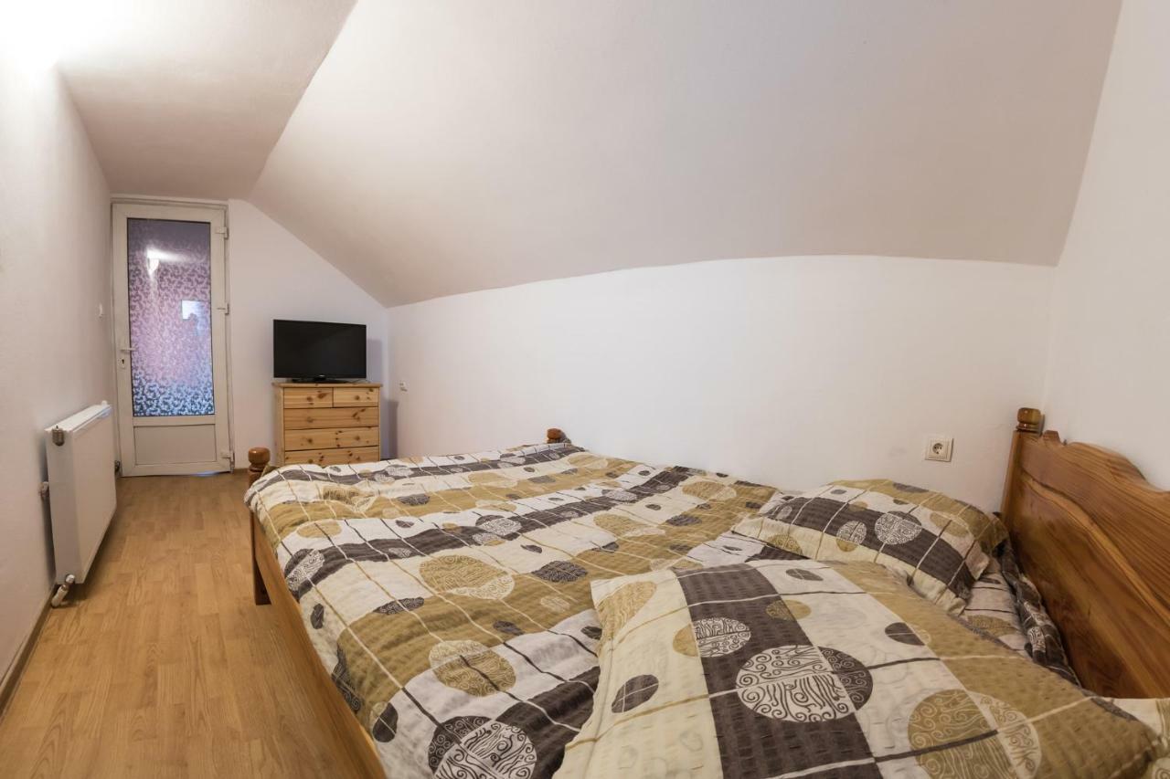 Casa De Vacanta Jeny Novaci-Străini Exteriér fotografie